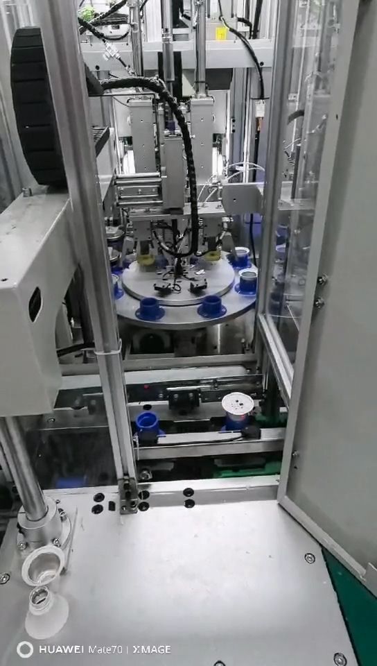 Automatic lighting cup